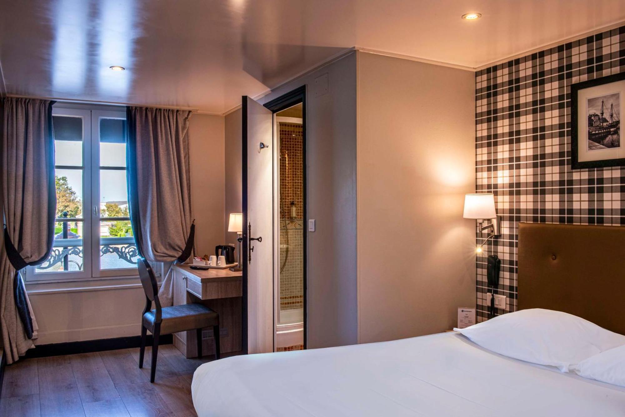 เบสต์ เวสเทิร์น เลอ เชอวาล บล็อง Hotel องเฟลอร์ ภายนอก รูปภาพ