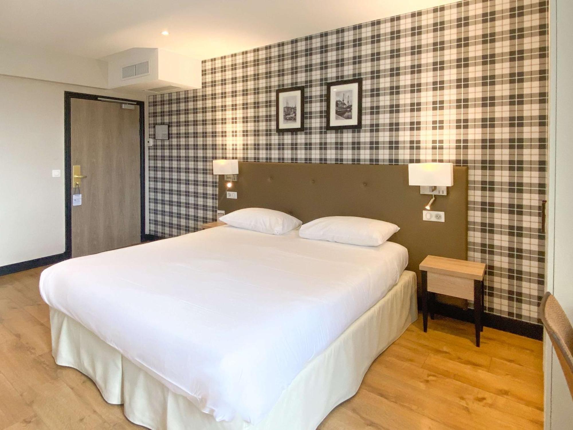 เบสต์ เวสเทิร์น เลอ เชอวาล บล็อง Hotel องเฟลอร์ ภายนอก รูปภาพ